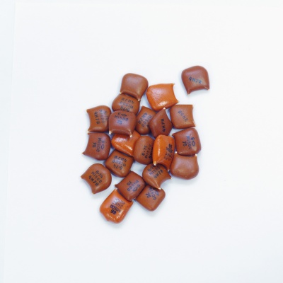 км рыжие; v; м1500 кг 